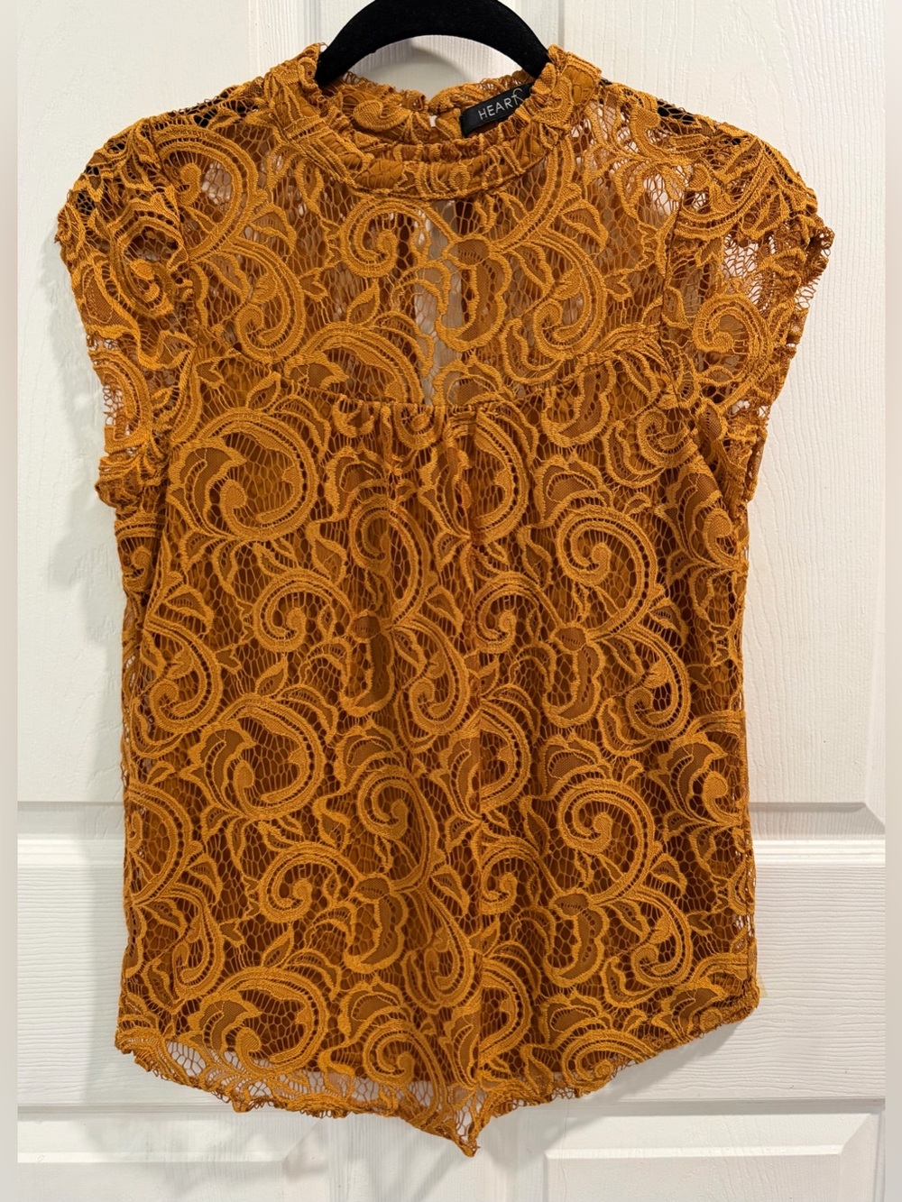 NWOT Heart Soul Mustard Yellow Lace Cap-Sleeve Blouse. Size M.
